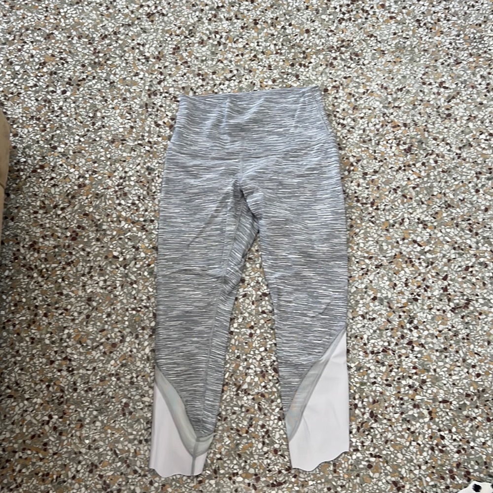 Scalloped crop lululemon leggings